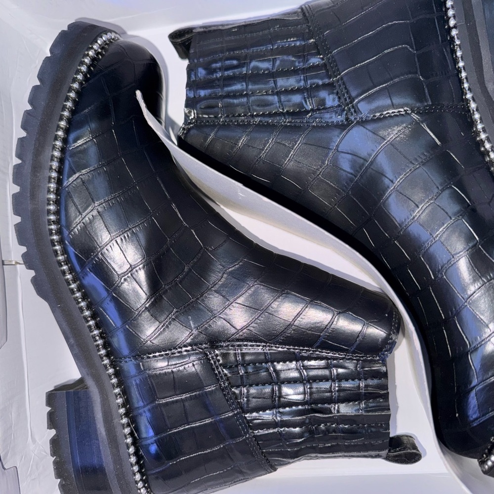 Steven By Steve Madden Black Leather Boots Rugged Style
